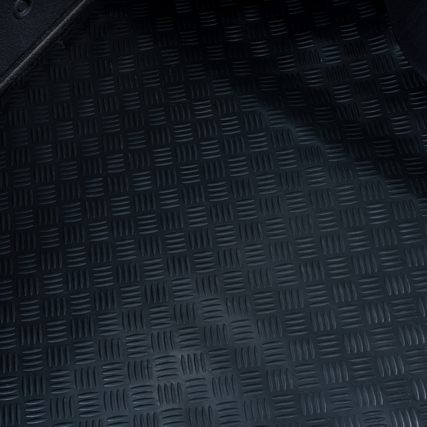 Diamond Plate Garage Mats: Benefits and Placement Tips